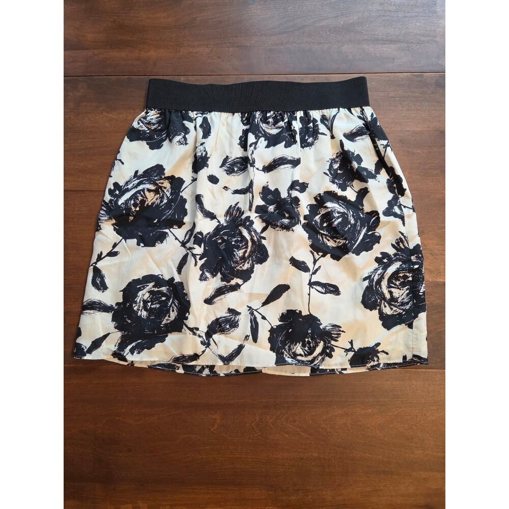 Ann Taylor Loft Black and White Rose Print Skirt silk cotton blend size 4